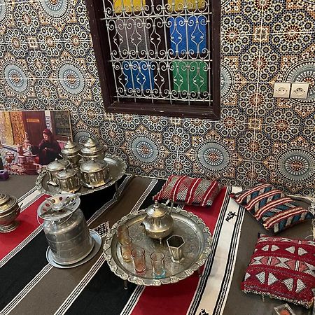 La Casa Espanyola Фес Екстериор снимка