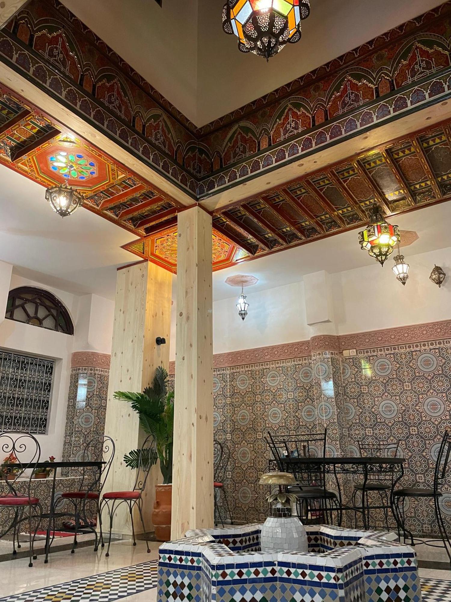 La Casa Espanyola Фес Екстериор снимка