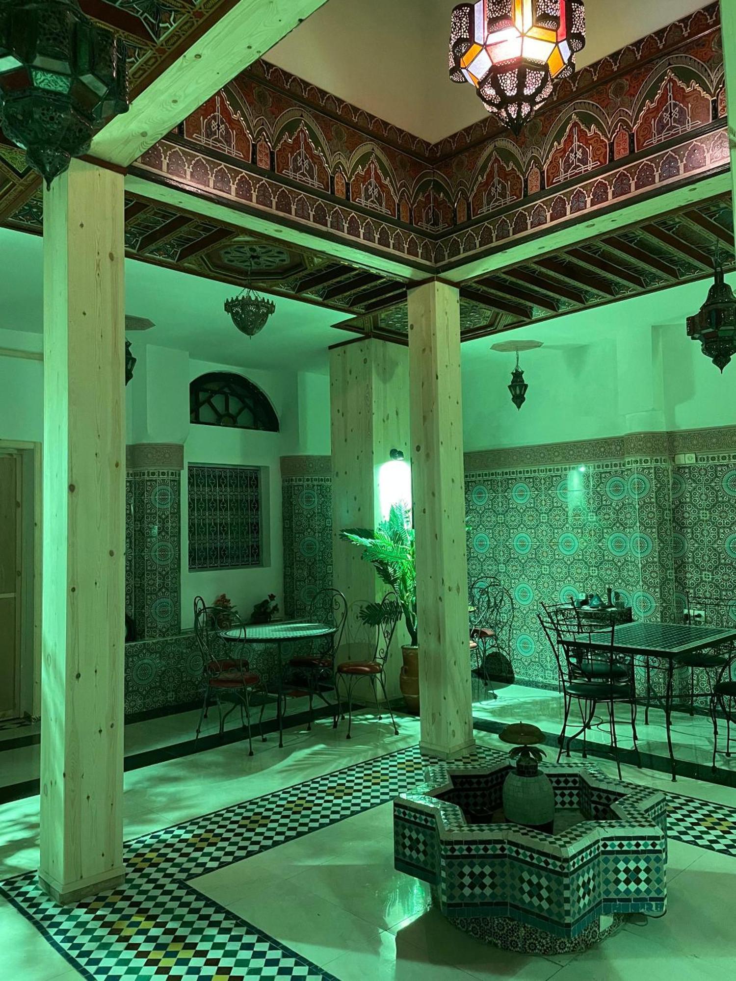 La Casa Espanyola Фес Екстериор снимка