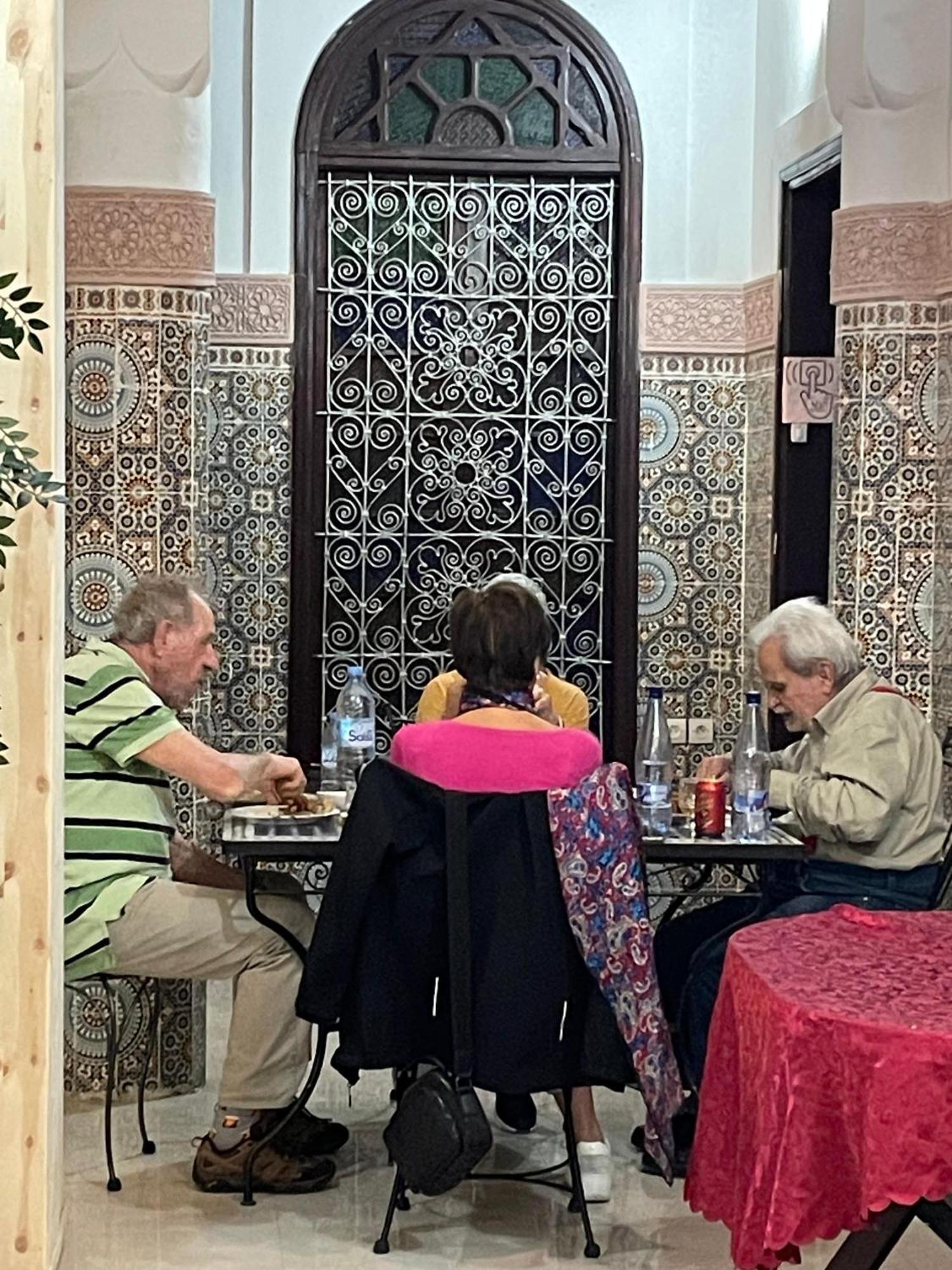 La Casa Espanyola Фес Екстериор снимка