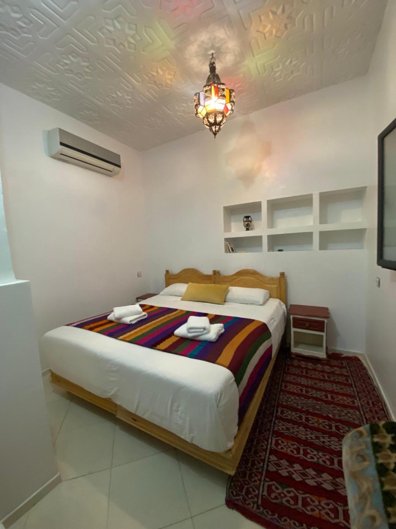 La Casa Espanyola Фес Екстериор снимка