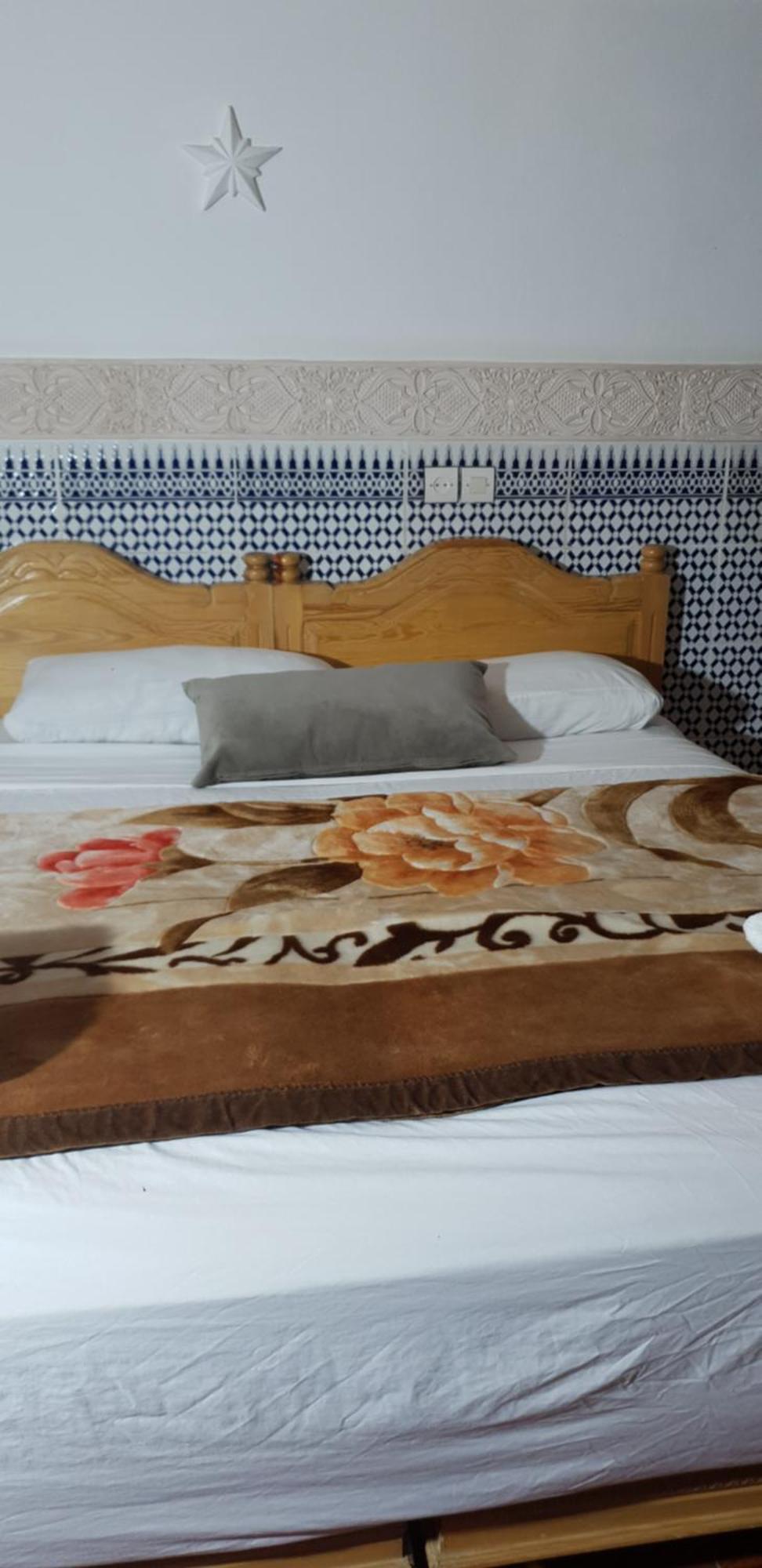 La Casa Espanyola Фес Екстериор снимка