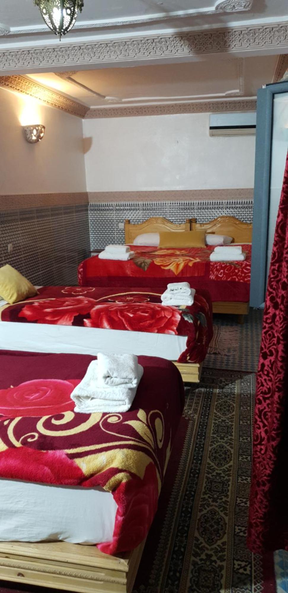 La Casa Espanyola Фес Екстериор снимка