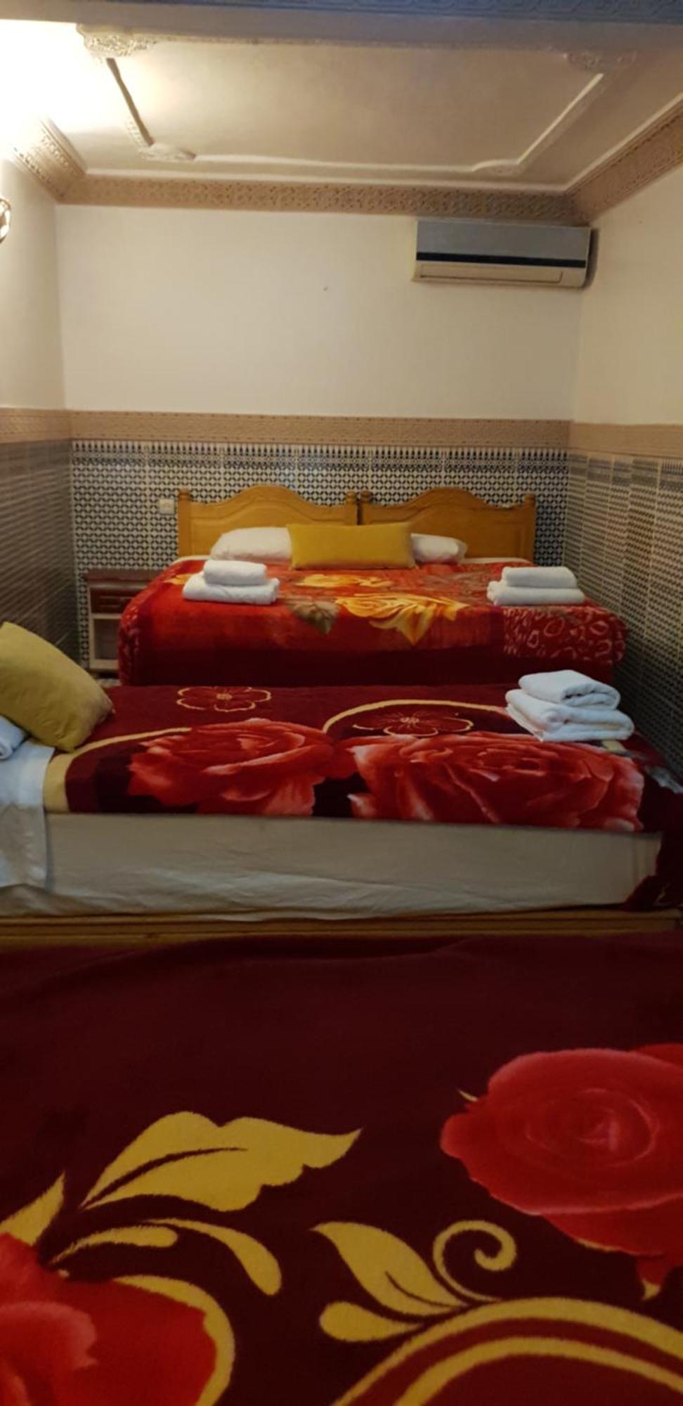 La Casa Espanyola Фес Екстериор снимка